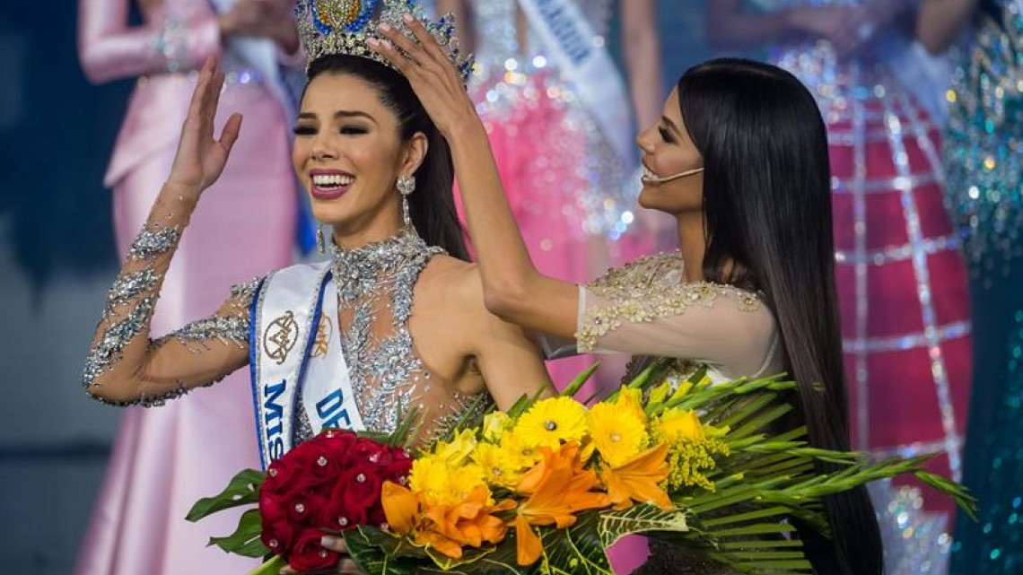 Thalia Olvino es coronada como Miss Venezuela