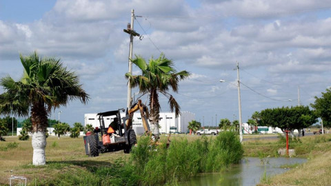 Dan mantenimiento al Polideportivo Municipal