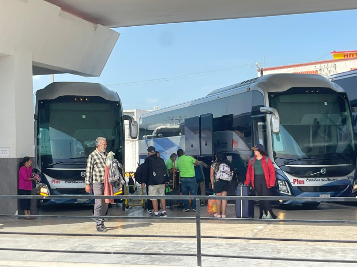 Reanudan salidas en la central de autobuses tras bloqueo; reportan aumento del 25% en ventas