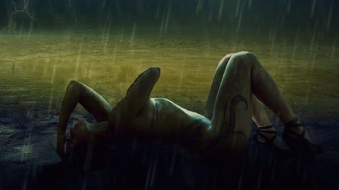 'La Reata' se desnuda y enseña su nuevo tatuaje 