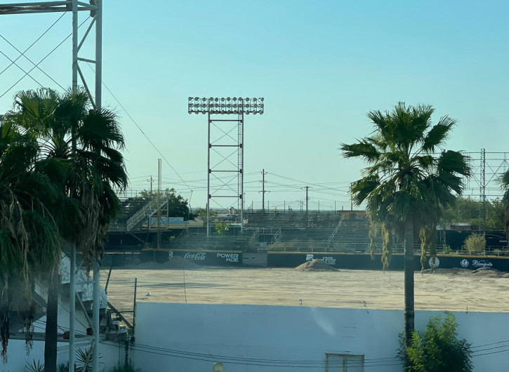 Avanza rehabilitación del estadio de béisbol Adolfo López Mateos