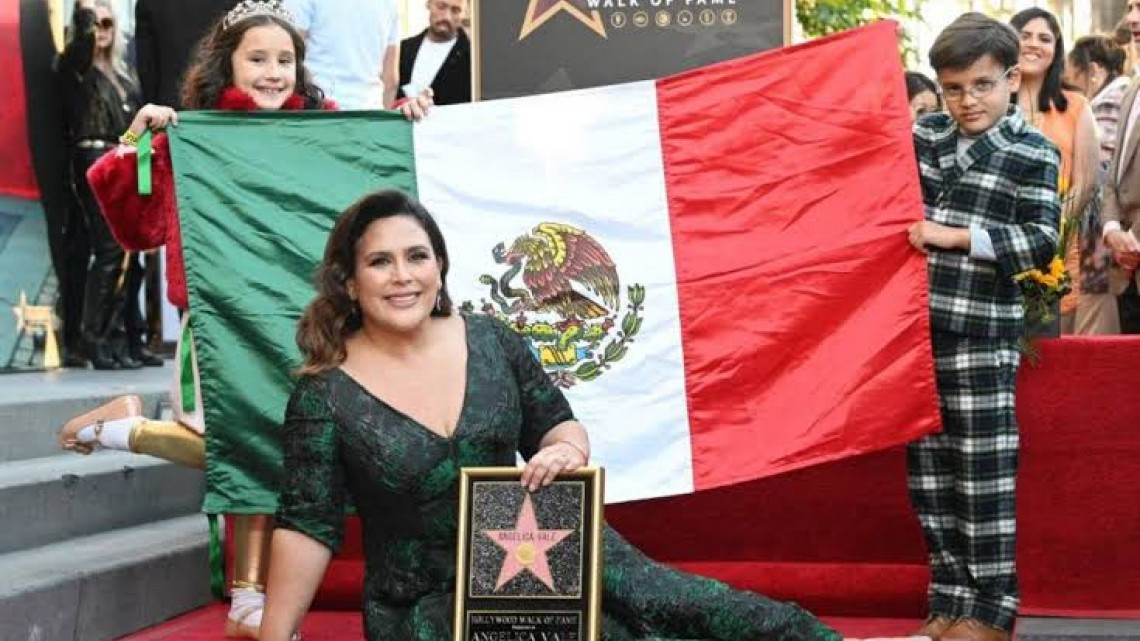 Angélica Vale recibe su estrella en el Paseo de la Fama de Hollywood