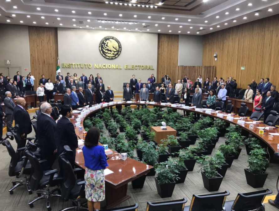 Guardan minuto de silencio en memoria de periodistas asesinados