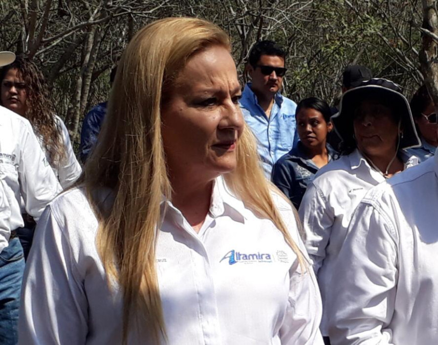 Llevan agua a quienes lo requieren en el campo de Altamira