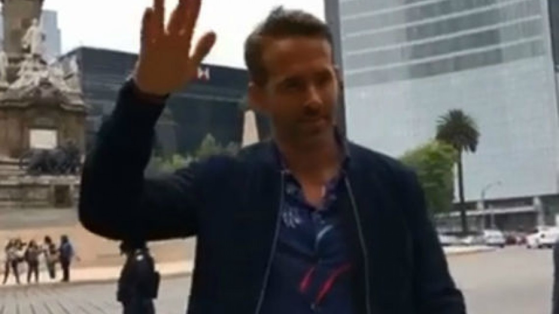 Ryan Reynolds pasea en microbús en la CDMX