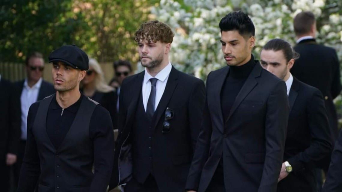 Fieles hasta el final: Integrantes de The Wanted llevan el féretro de Tom Parker