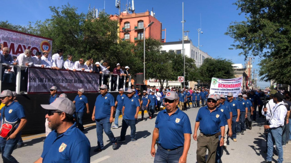 Obreros conmemoran Día del Trabajo con desfile