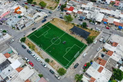 Inauguraron Carlos Peña Ortiz y vecinos una Cancha de Usos Múltiples en Fuentes Coloniales