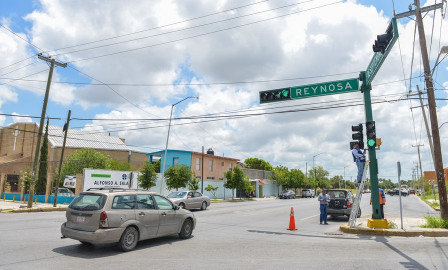 Inician reparación de semáforos en importantes cruces 