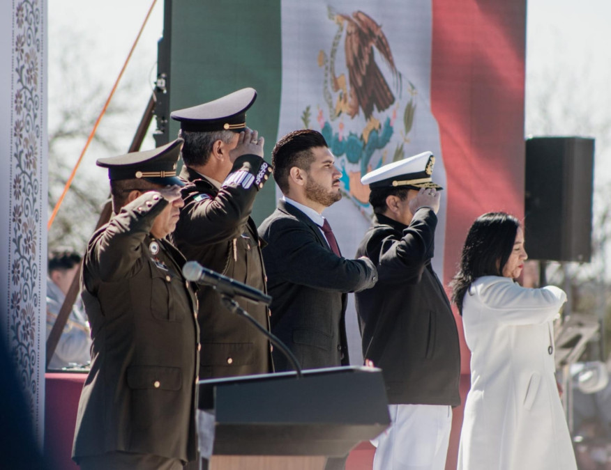 Realizan ceremonia para conmemorar el día de la bandera