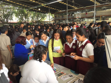 DIF previene a jóvenes de alcoholismo