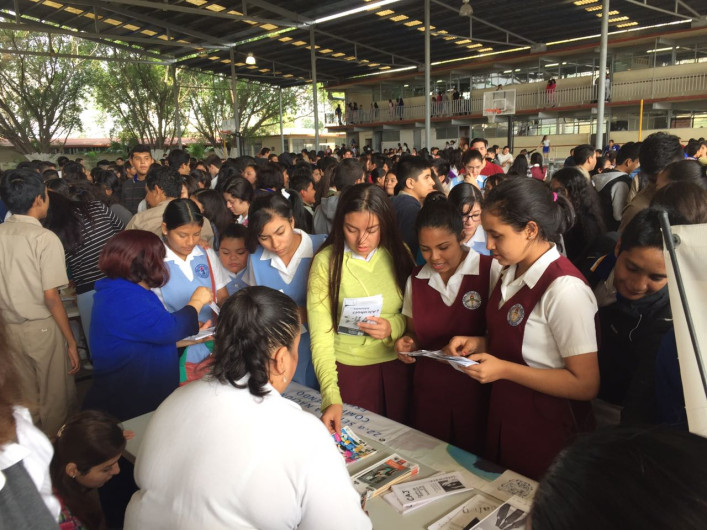DIF previene a jóvenes de alcoholismo