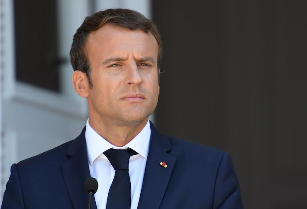 Emmanuel Macron gasta 30 mil dólares en maquillaje