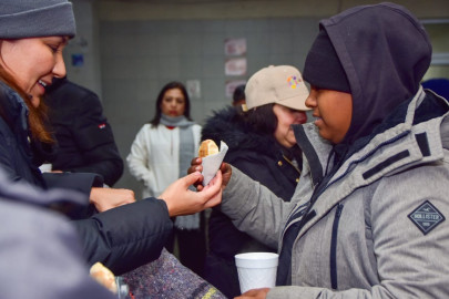 Brinda Alcalde Carlos Peña Ortiz apoyo a la comunidad en hospitales y casa por casa