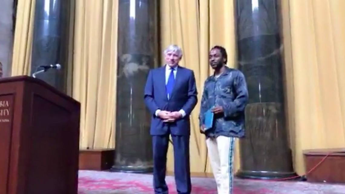 Kendrick Lamar acepta el Premio Pulitzer