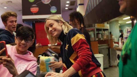 Brie Larson vende dulces a quienes fueron a ver 'Captain Marvel'