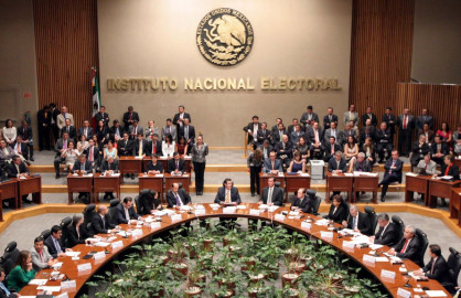 Considera INE improcedente medidas cautelares para spots del gobierno federal