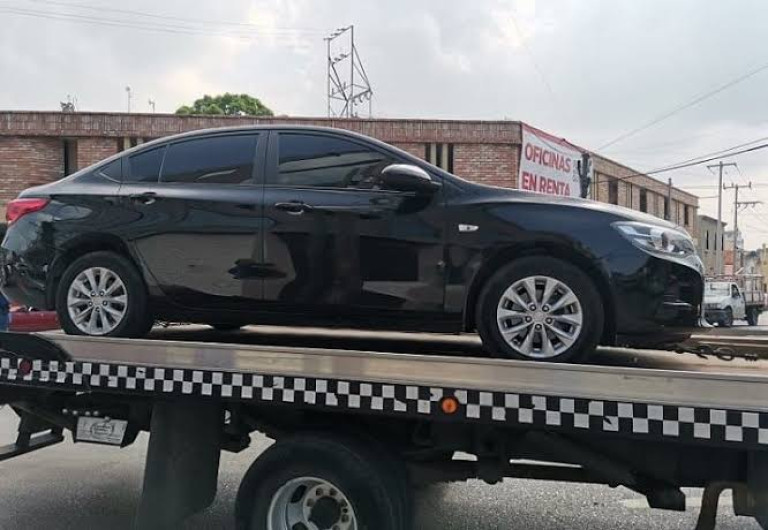 Gobierno retiene a taxis que operan de manera legal en Tampico