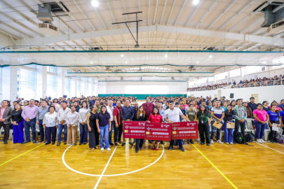 Entregó el Presidente Municipal Carlos Peña Ortiz, Becas de Titulación 2025 