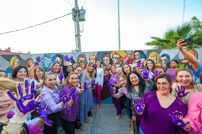 Inauguró Carlos Peña Ortiz el mural `Mujeres Imparables´ en el DIF Central de Reynosa