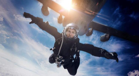Tom Cruise realiza un salto Halo, sin ayuda de dobles