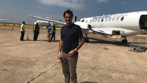 Roger Federer da clases en África