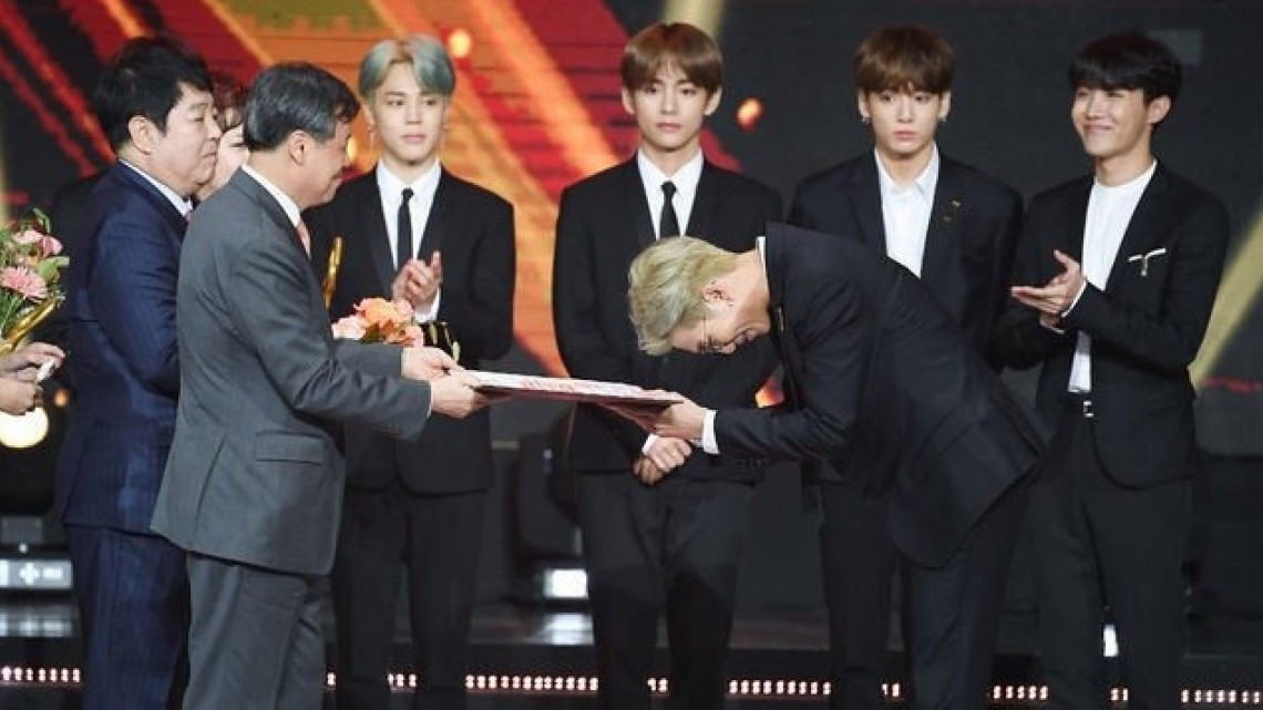 BTS recibe la medalla al 'Orden del Mérito Cultural'