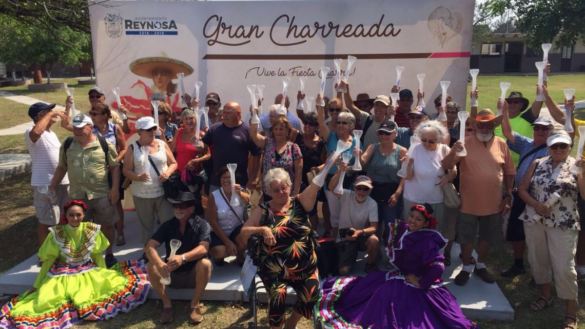 Familias de Reynosa disfrutan de charreada mexicana