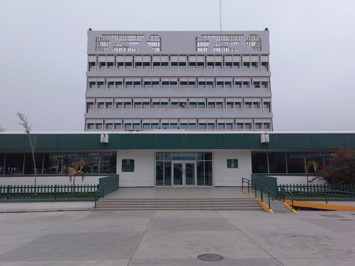 Exhorta Canaco suspender cuotas al IMSS por deficiencias en Hospital 15