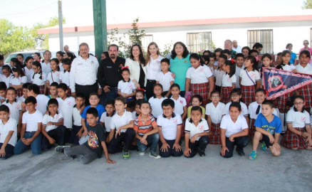 Primaria recibe apoyo económico del DIF 