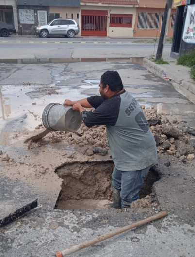 Soluciona COMAPA fugas de agua en colonia La Cañada