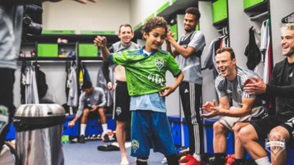 Seattle Sounders conmueve al mundo al cumplir el sueño de un niño con leucemia