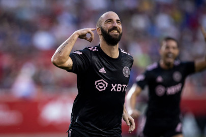 Gonzalo Higuaín anuncia su retiro del fútbol