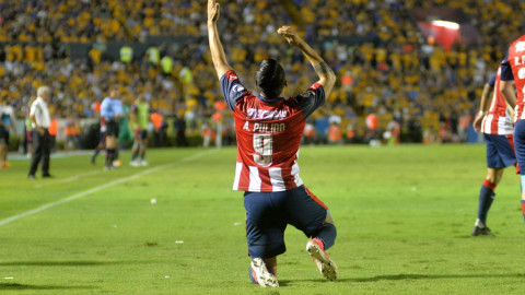 Tigres rescata el empate ante Chivas en la final