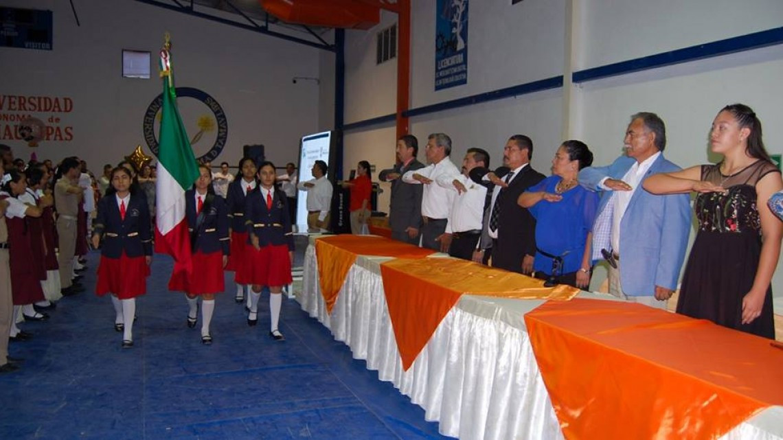 Alcalde felicita graduados de Secundaria General #1
