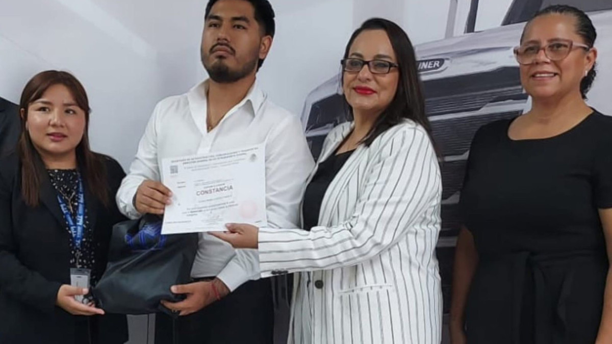 Gradúan operadores para el autotransporte de  carga