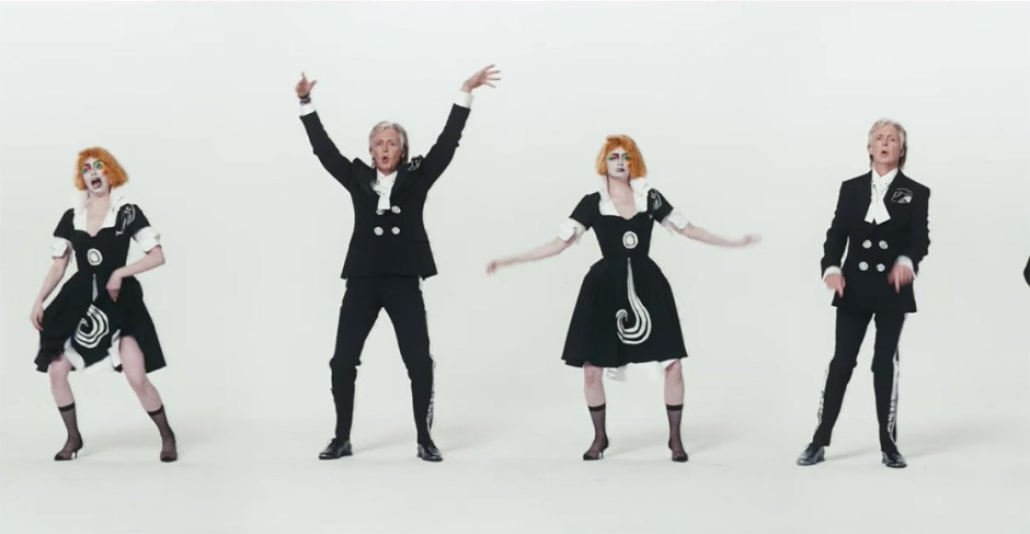 Paul McCartney y Emma Stone juntos en cortometraje “Who Cares”