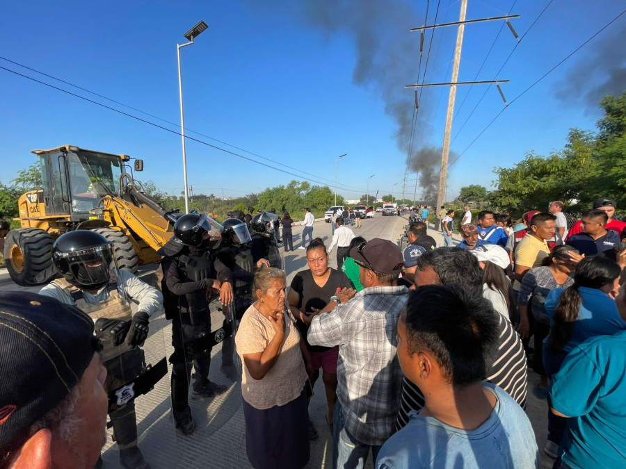 Autoridades cumplen orden de desalojo en colonia 23 de Marzo