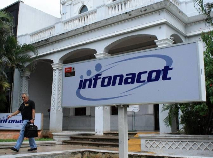 Investigan a 16 funcionarios públicos de Infonacot