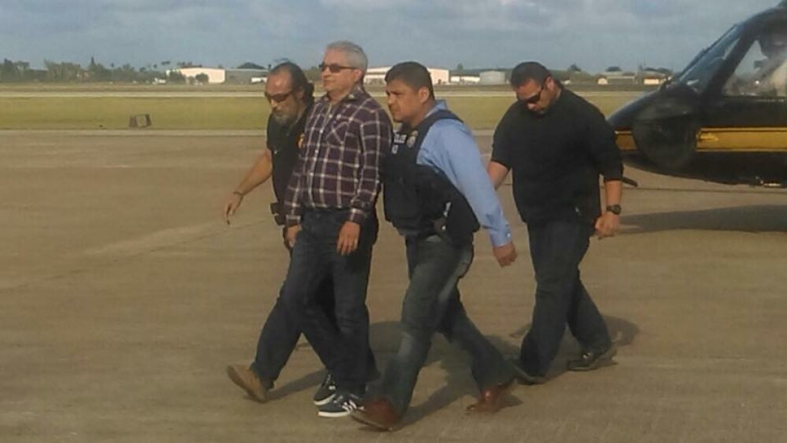 Tomás Yarrington arriba a Brownsville, Texas. Comparecerá el lunes ante juez federal