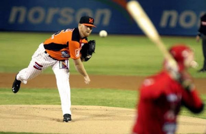 Naranjeros blanquea 4-0 a Charros