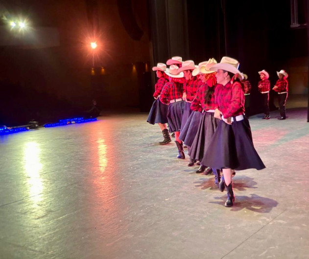 Ballet Folclórico Infantil Mitoteliztli del IRCA formó parte del programa artístico del Día Internacional de la Danza 