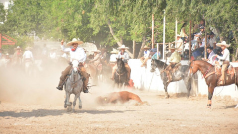Familias de Reynosa disfrutan de charreada mexicana