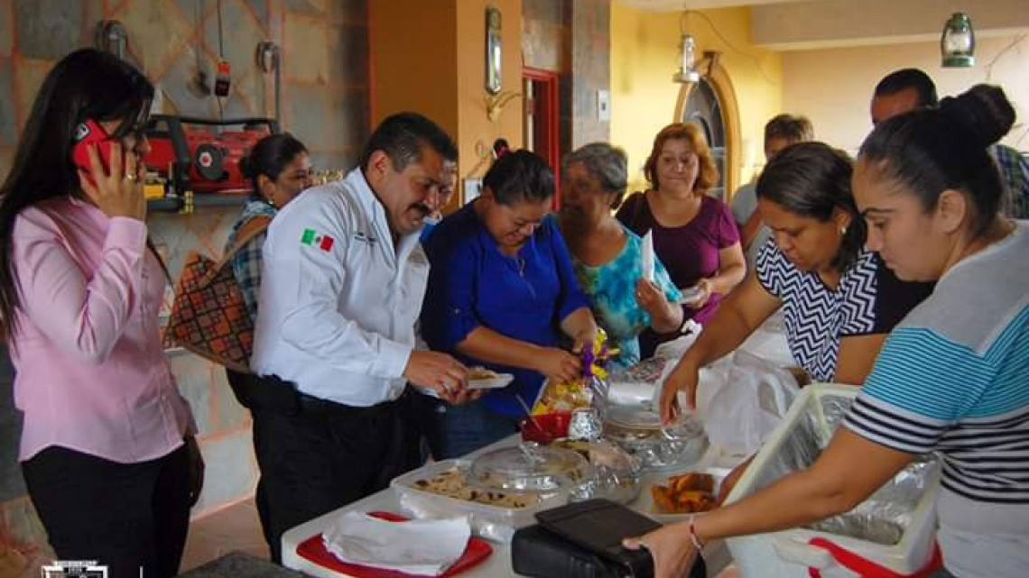 Alcalde asiste a reunión con vecinos de la Colonia Aurora