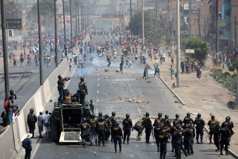 Solicita fiscal 3 meses de prisión a 55 protestantes en Lima