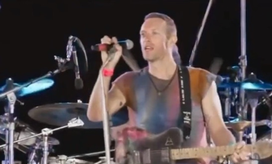 Coldplay canta 'De música ligera' en Argentina