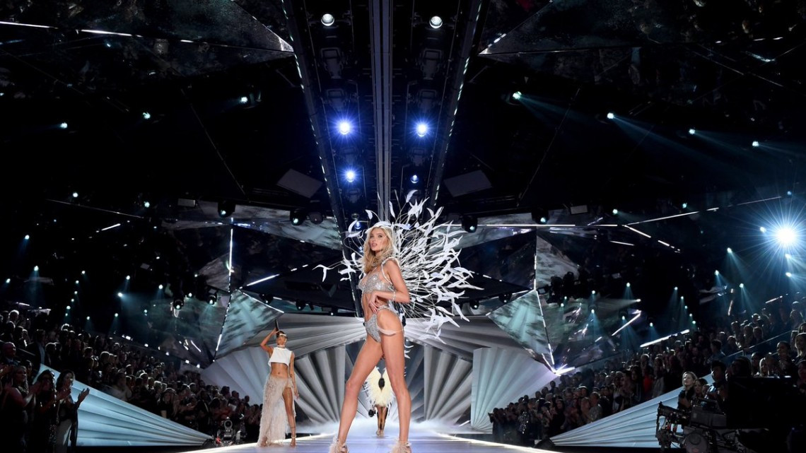 Los looks de los ángeles de Victoria's Secret de este año