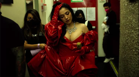 Mon Laferte anuncia documental biográfico junto a Netflix