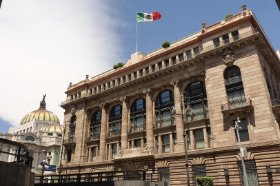 Recorta Banco de México previsión del PIB para 2017 por el efecto Trump