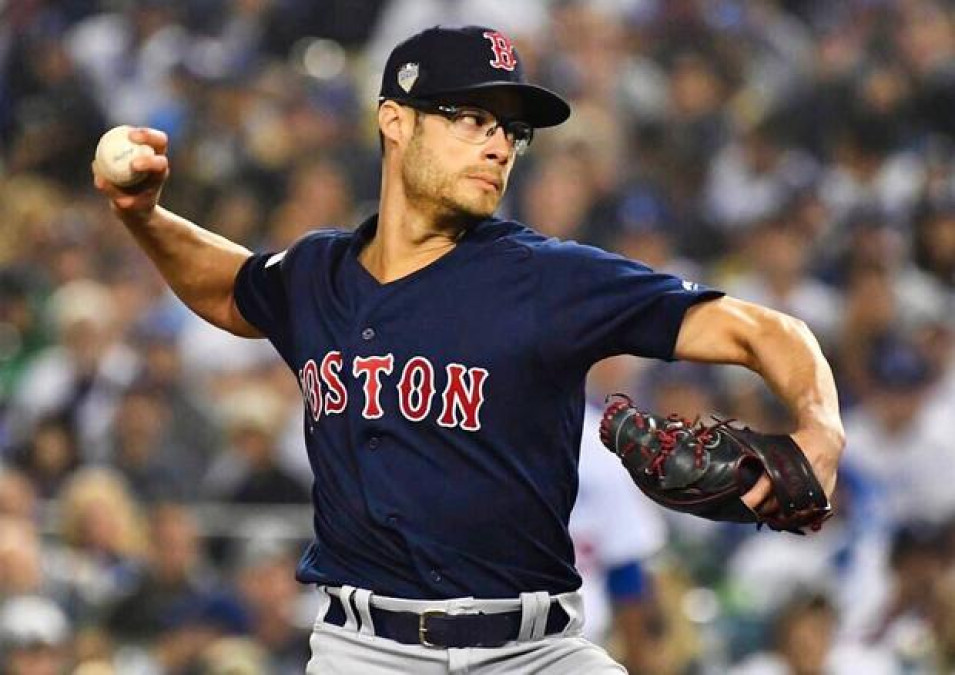 Dodgers de Los Ángeles firma a Joe Kelly